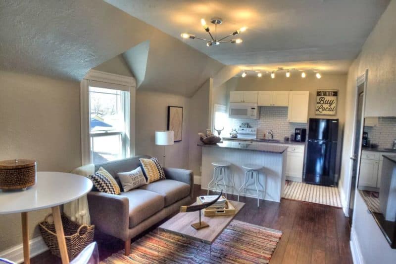 Top 15 Colorado Springs Airbnb Apartments | ItsAllBee | Solo Travel