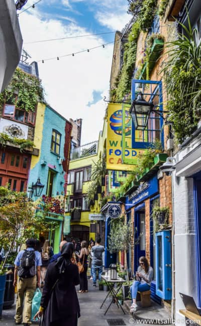 Exploring London's Neal's Yard In Covent Garden | An Instagrammer's