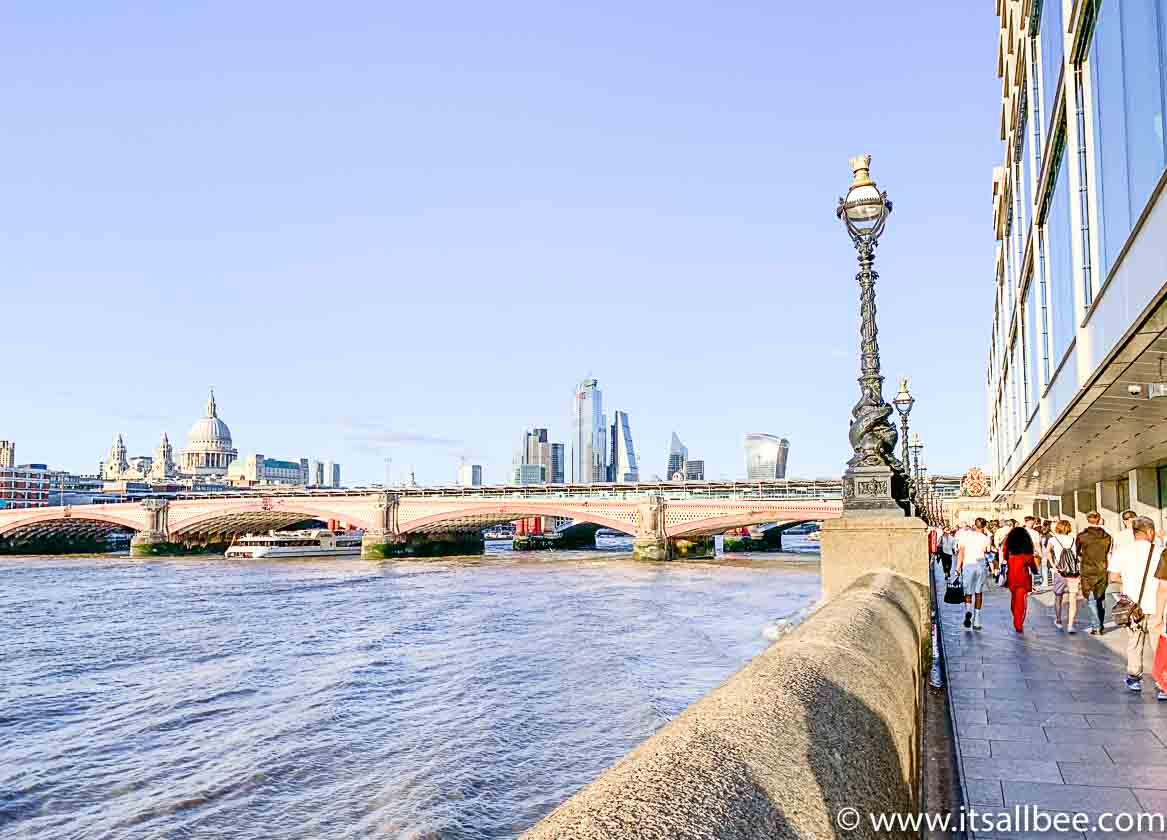 The perfect itinerary guide to 3 days in London. Must see place, top things to do, where to stay, hidden gems and local tips. #itinerary #traveltips #London #itsallbee #uk #prettyplace —— Must see in London in 3 days | London travel itinerary 3 days | 3 days in London with kids | Best London itinerary for 3 days | Top things to do in London in 3 days how to see london in 3 days