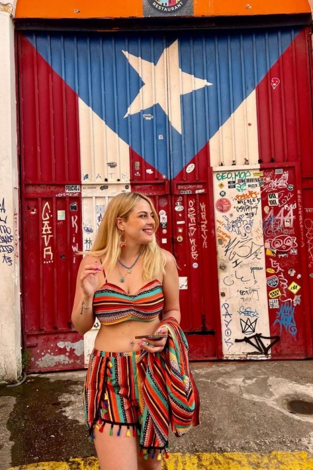 Discover stylish outfit ideas for your Puerto Rico adventure. From beach-ready ensembles to chic streetwear, explore our fashion guide to look fabulous while enjoying the island's vibrant culture and stunning landscapes. Perfect for every occasion, from brunch to beach days! Puerto Rico Aesthetic, Puerto Rico Vacation, Puerto Rico Vacations, Puerto Rico Packing List, Beach Outfit, Summer Aesthetic, Summer Aesthetic Vibes, Travel Aesthetic, Cute Vacation Outfit, Tropical Aesthetic, Ocean Vibes