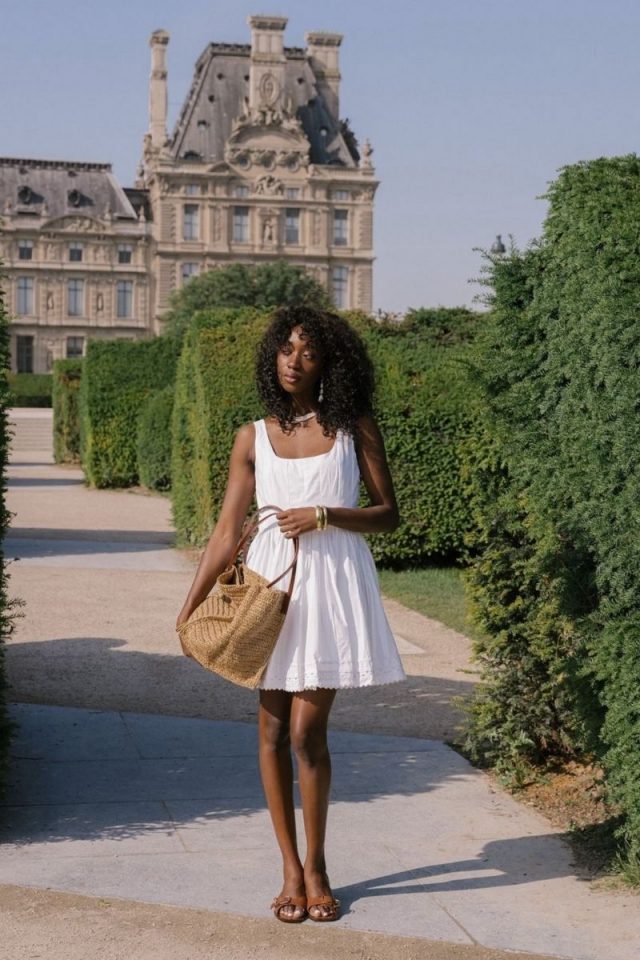 Explore our curated collection of chic Paris summer outfits. Get inspired by timeless styles that blend classic elegance with modern flair, perfect for navigating the charming streets of Paris. Discover the ultimate summer fashion guide now! Paris Summer Outfits, Paris Summer Outfit, Paris Summer Fashion, Paris Outfit, Paris Aesthetic, Europees Summer, Europe Aesthetic, France Aesthetic, France Outfit, France Outfits, France Fashion, France Vacation, France Travel Paris, France Travel Clothes