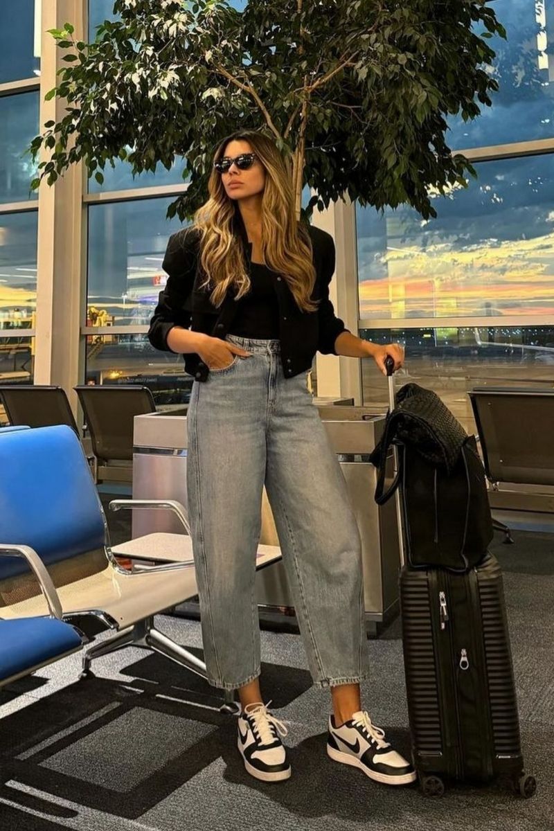 Discover the best summer airport outfits for stylish and comfortable travel. From chic neutrals to bold colors, find outfit inspiration and perfect manicure ideas to elevate your travel look. Summer Airport Outfit, Summer Airport Outfits, Airport Outfit, Airport Fashion, Airport Outfits, Airports Fashion, Airports Outfit, Airport Outfits Summer, Airport Style, Airport Outfit Aesthetic, Beach, Airport Outfit Summer Beach, Airport Aesthetic, Airport Outfit Ideas, Comfy