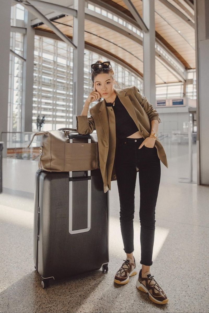 Discover the best summer airport outfits for stylish and comfortable travel. From chic neutrals to bold colors, find outfit inspiration and perfect manicure ideas to elevate your travel look. Summer Airport Outfit, Summer Airport Outfits, Airport Outfit, Airport Fashion, Airport Outfits, Airports Fashion, Airports Outfit, Airport Outfits Summer, Airport Style, Airport Outfit Aesthetic, Beach, Airport Outfit Summer Beach, Airport Aesthetic, Airport Outfit Ideas, Comfy