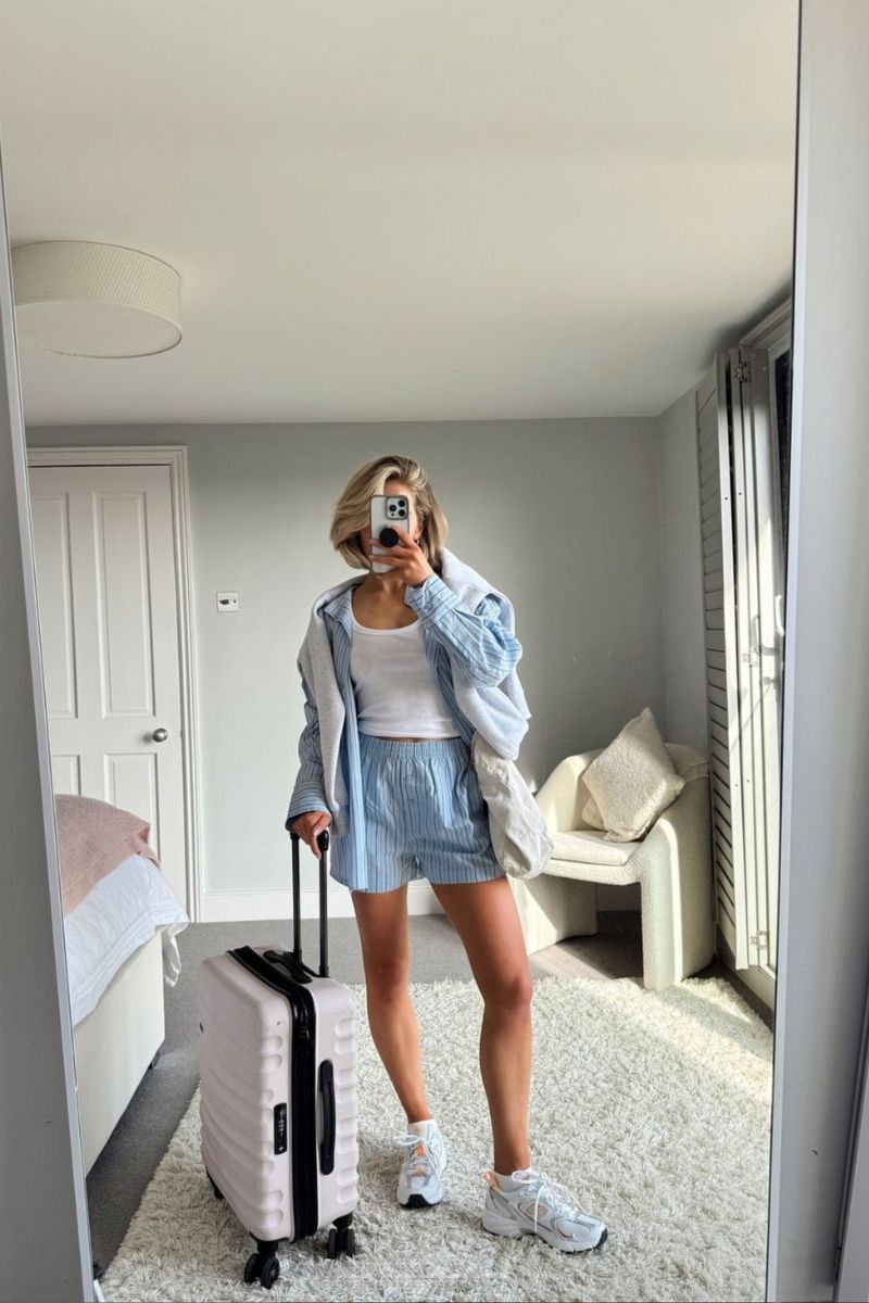 Discover the best summer airport outfits for stylish and comfortable travel. From chic neutrals to bold colors, find outfit inspiration and perfect manicure ideas to elevate your travel look. Summer Airport Outfit, Summer Airport Outfits, Airport Outfit, Airport Fashion, Airport Outfits, Airports Fashion, Airports Outfit, Airport Outfits Summer, Airport Style, Airport Outfit Aesthetic, Beach, Airport Outfit Summer Beach, Airport Aesthetic, Airport Outfit Ideas, Comfy