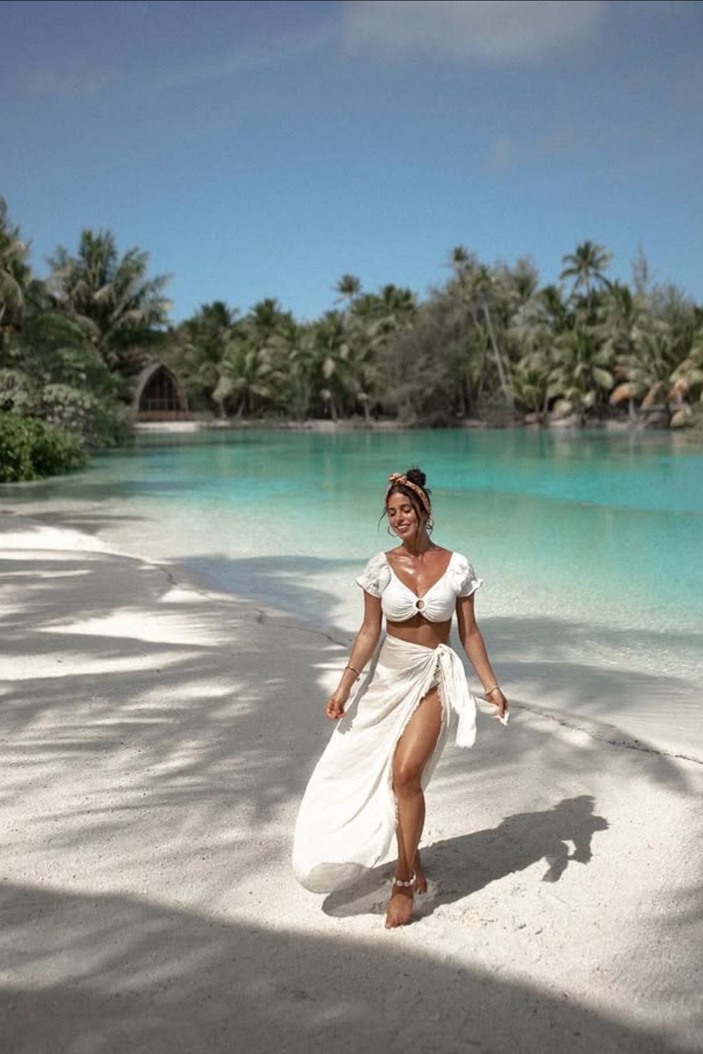 Planning a trip to Bora Bora? Discover chic and stylish outfit ideas for every occasion—from beach days to sunset dinners. Get packing tips and inspiration for the perfect tropical wardrobe! Bora Bora Outfits Women, Bora Bora Travel, Bora Bora Aesthetic, Bora Bora Island Honeymoon, Bora Bora Outfit Ideas, Bora Bora Island, Bora Bora Dinner, Bora Bora Outfits, Bora Bora Honeymoon Outfit, Bora Bora Outfits Aesthetic, Packing List, Things To Do, Travel Tips, Bora Bora Itinerary, What To Wear