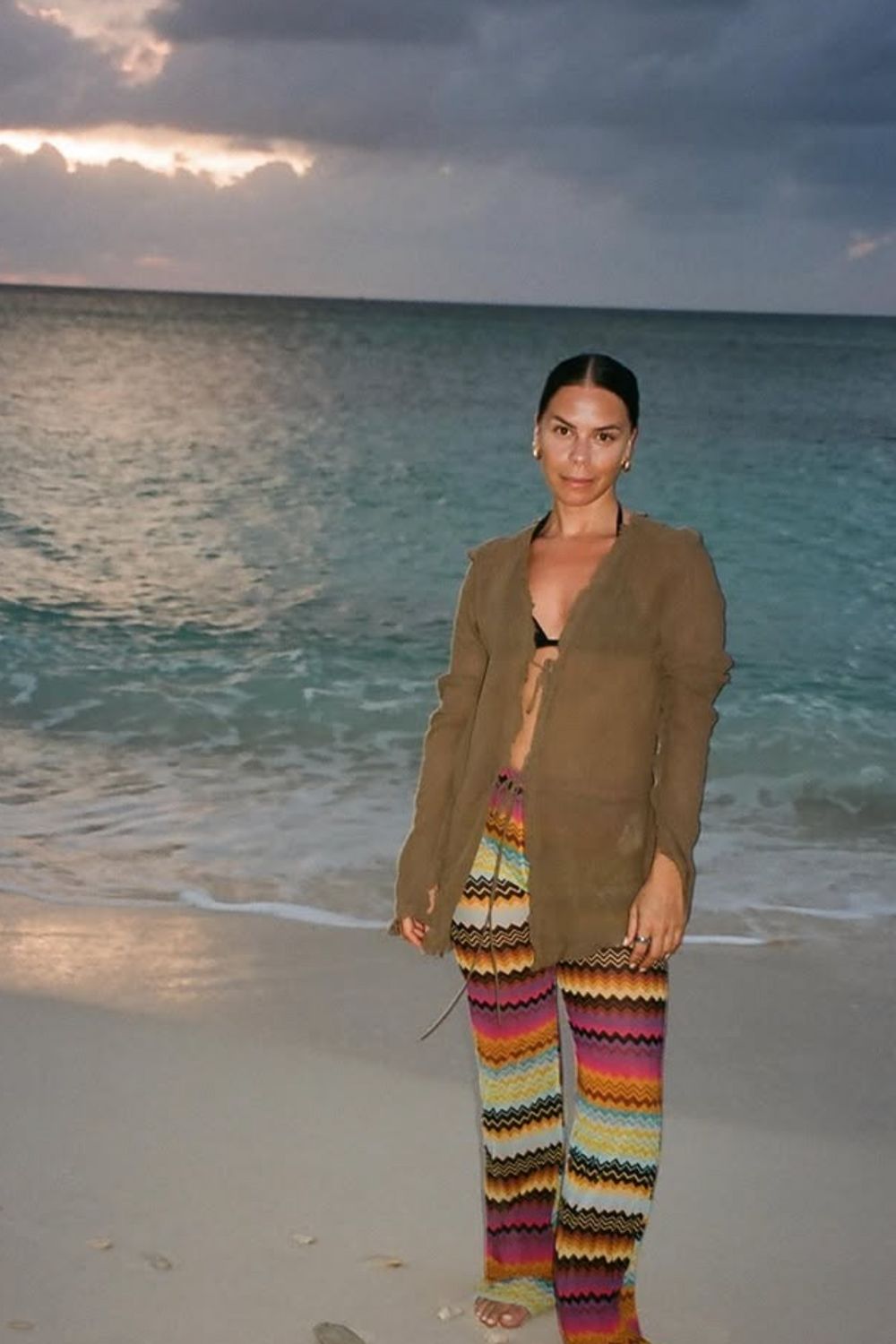 Stylish Cayman Islands outfit ideas for every occasion—from beach days to elegant dinners. Get packing tips and outfit inspiration for your island getaway! Cayman Islands Aesthetic, Cayman Islands Girls Trip, Cayman Islands Outfits Women, Cayman Islands Vacation, Cayman Islands Outfits, Cayman Islands Bachelorette, Cayman Islands Things To Do, Cayman Islands Travel Guide, Cayman Islands Outfit Ideas, Cayman Islands Packing, Cayman Islands Outfits Fashion, What To Wear In The Cayman Islands