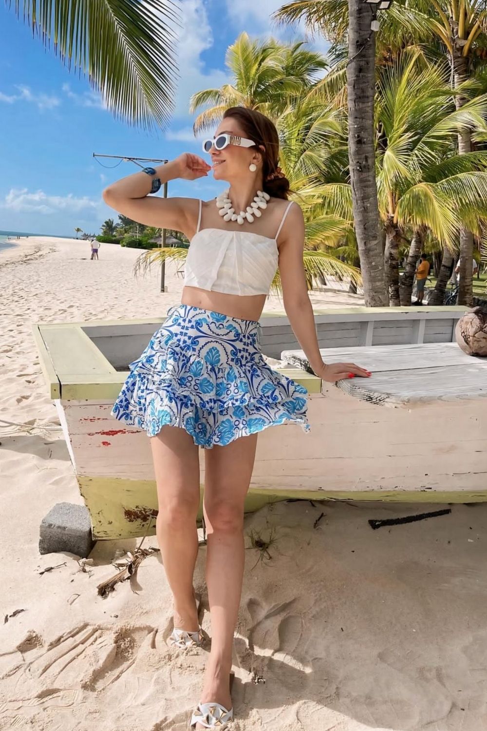 The ultimate Mauritius vacation outfits, from breezy beachside dresses to chic resort looks. Get inspired by stylish crochet sets, elegant evening gowns, and effortless island-chic ensembles perfect for your tropical getaway! Mauritius Outfits, Mauritius Dinner Outfits, Mauritius Outfits Aesthetic, Mauritius Outfits Summer, Honeymoon Outfits Mauritius, Mauritius Outfits Style, Island Vacation Outfits Mauritius, Outfits To Wear In Mauritius, Modest, Mauritius Travel Outfits, Mauritius Aesthetic