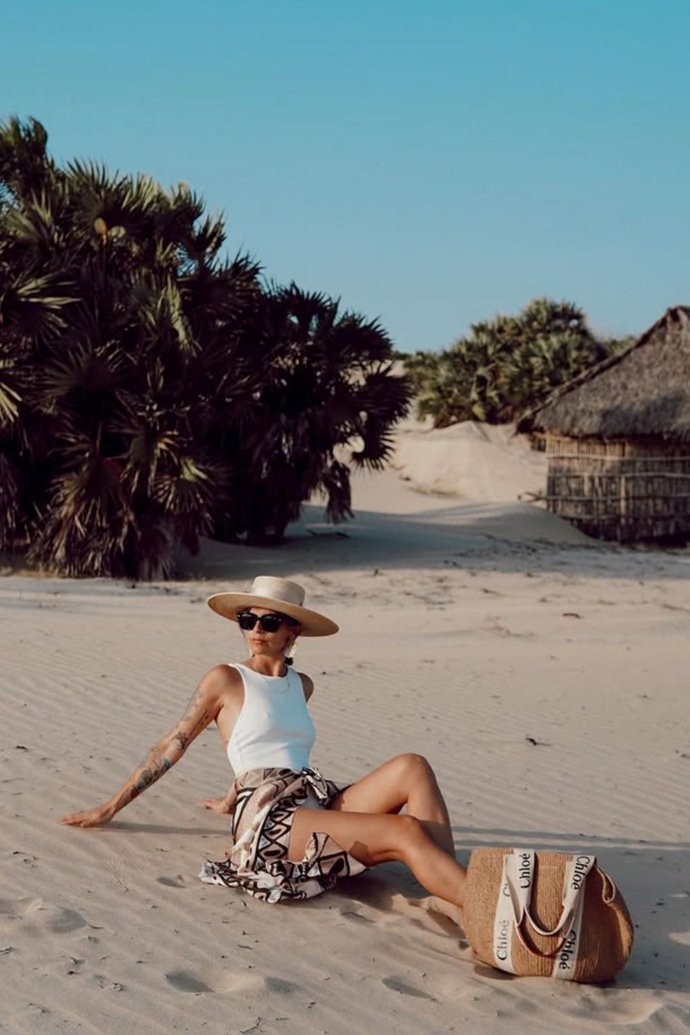 Planning a trip to Tanzania? Discover stylish and practical outfit ideas for every occasion—from safari adventures to beachside brunches. Get inspired with chic looks perfect for exploring Zanzibar, market strolls, and sunset dinners! Zanzibar Outfit Ideas, Zanzibar Outfit Aesthetic, Zanzibar Hijab Outfit, Stone Town Zanzibar Outfit, Outfit Vacanza Zanzibar, Zanzibar Vacation Outfit Ideas, Holiday Outfit Ideas, What To Wear In Zanzibar Outfit, Tanzania Outfit Ideas, Tanzania Holiday Outfit