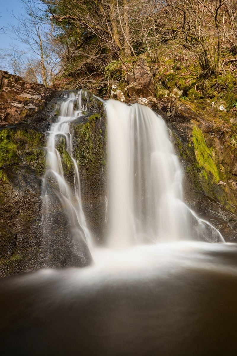 Discover the best walks in Yorkshire, from breathtaking waterfalls to dramatic peaks and historic trails. Explore scenic routes perfect for all hikers in God’s Own County! Yorkshire Dales National Park, Yorkshire Dales, Yorkshire Dales Aesthetic, Yorkshire Dales Cottage, Yorkshire Dales Landscape, Hiking Yorkshire Dales, Yorkshire Dales Hike, Yorkshire Hike, Villages, Yorkshire Dales Camping, English Countryside Landscape Yorkshire Dales, Farmhouse, Yorkshire Dales Itinerary, Summer, Spring